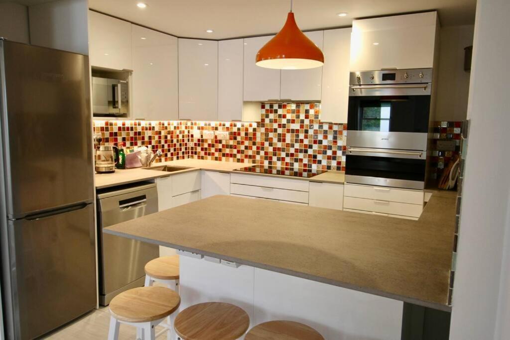 Vernon Place Town Centre, Vernon Cottage 3-Bed With Parking, 1A Vernon Court 2-Bed With Parking, 1B Studio No Parking, Off The High Street Next To Sandford Park Cheltenham Exteriör bild
