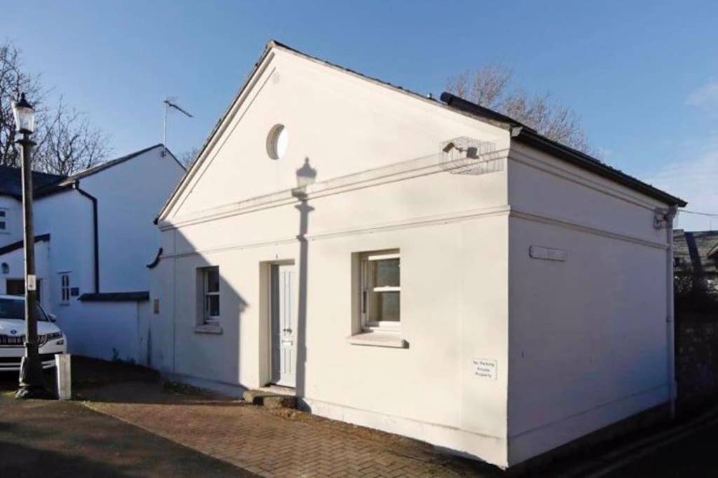 Vernon Place Town Centre, Vernon Cottage 3-Bed With Parking, 1A Vernon Court 2-Bed With Parking, 1B Studio No Parking, Off The High Street Next To Sandford Park Cheltenham Exteriör bild